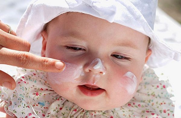 trẻ sơ sinh bị muỗi đốt chúng ta thường cho là “chuyện nhỏ” nhưng hậu quả lại không lường